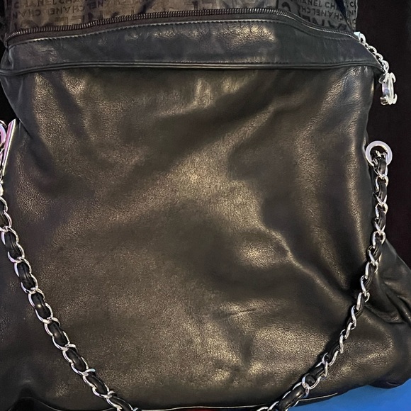 CHANEL PURSE - Picture 10 of 12